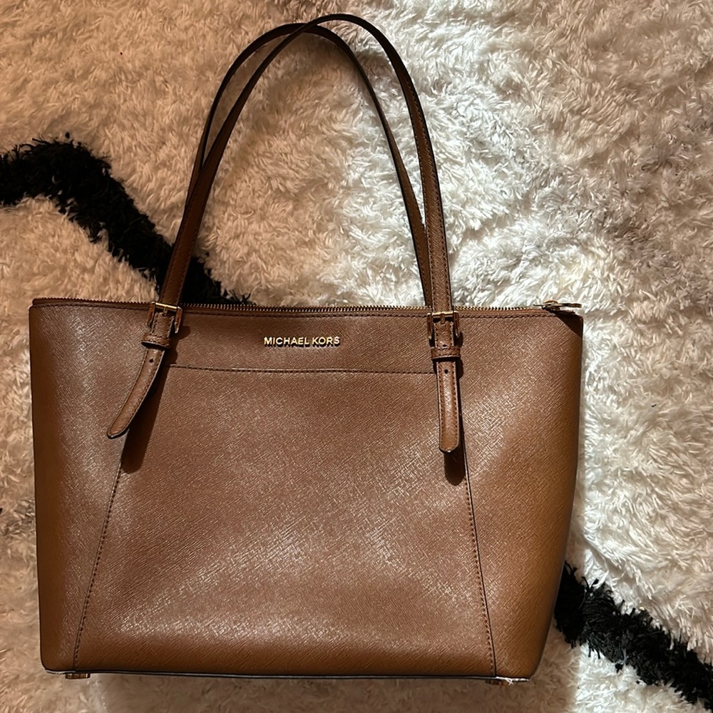 Michael kors jet setter
